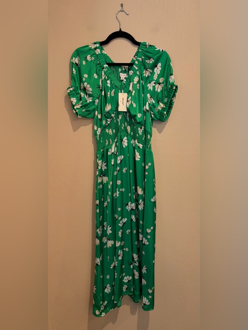 Beautiful Shiny Parakeet Green & White Floral Smocked Maxi w/ Puff Sleeves